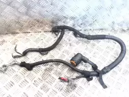 Клемма аккумулятора плюс