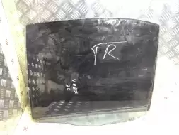 Стекло двери задней левой