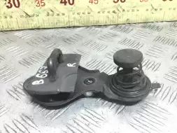 Замок капота