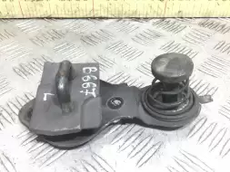 Замок капота