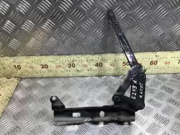 Петля капота правая