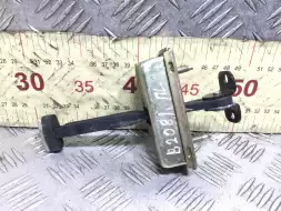 Ограничитель открывания двери передней