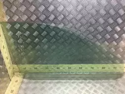 Стекло двери передней правой