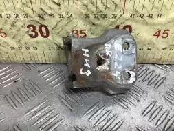 Петля двери передней правой