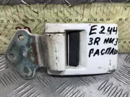 Петля двери задней правой