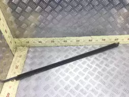 Молдинг стекла двери передней правой наружный