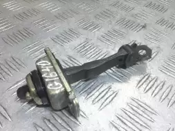 Ограничитель открывания двери передней