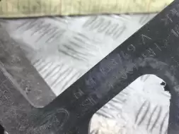 Крепление бампера переднего