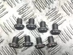 Болт маховика