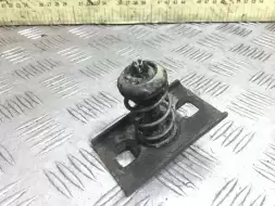 Замок капота