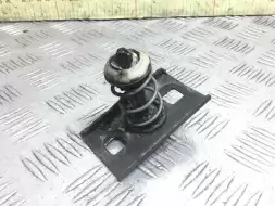 Замок капота