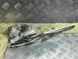 Петля капота правая