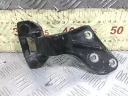 Петля крышки багажника