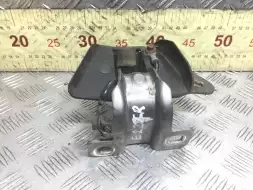 Петля крышки багажника