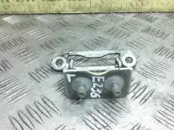 Петля крышки багажника