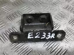 Петля крышки багажника