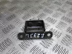 Петля крышки багажника