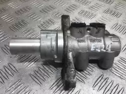 Цилиндр тормозной главный