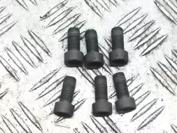 Болт маховика