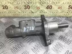 Цилиндр тормозной главный