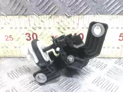 Кнопка открытия багажника