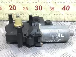 Моторчик стеклоподъемника задний левый