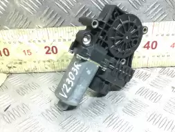 Моторчик стеклоподъемника задний правый