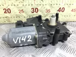 Моторчик стеклоподъемника задний правый