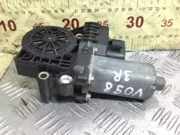 Моторчик стеклоподъемника задний правый