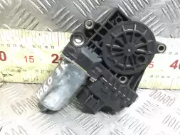 Моторчик стеклоподъемника задний правый