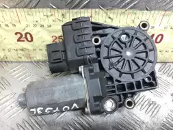 Моторчик стеклоподъемника задний левый