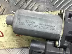 Моторчик стеклоподъемника задний левый