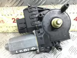 Моторчик стеклоподъемника передний левый