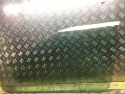 Стекло двери передней левой