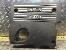 Декоративная крышка двигателя