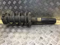 Стойка передняя правая