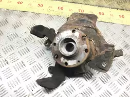 Ступица передняя левая