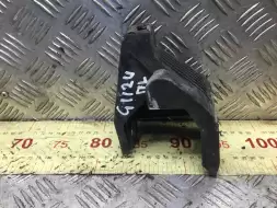 Крепление бампера переднего