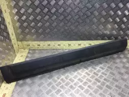 Молдинг двери передней левой