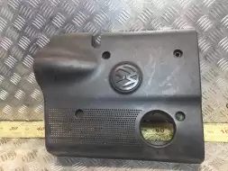 Декоративная крышка двигателя