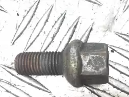 Болт колесный