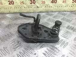 Замок капота