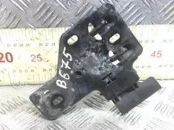 Крюк капота