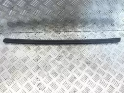 Молдинг двери передней левой