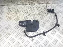 Замок капота