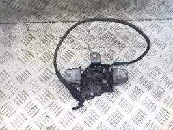 Замок капота