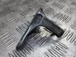 Петля двери