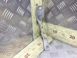 Петля капота левая