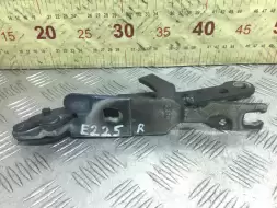 Петля капота правая