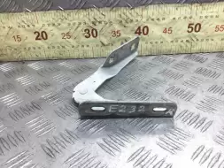 Петля капота правая